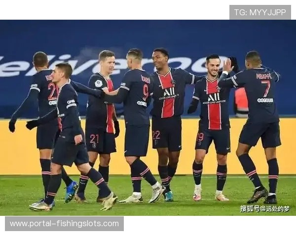 卫冕冠军巴黎圣日耳曼客场爆冷失利，晋级形势堪忧